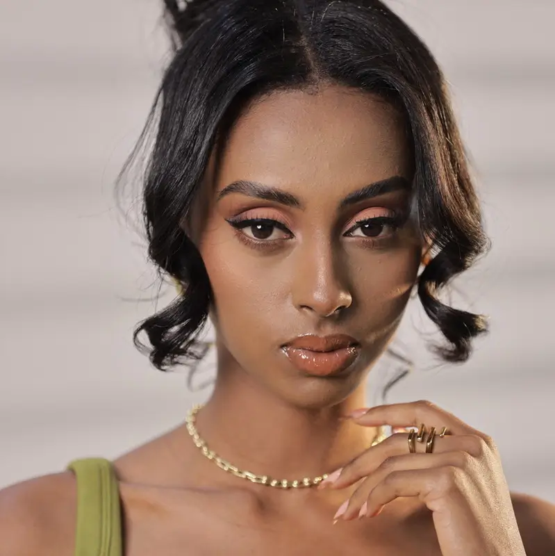 A model with lip blush